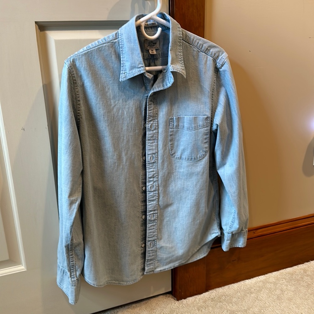 Chambray Shirt NWOT Slim Untucked
